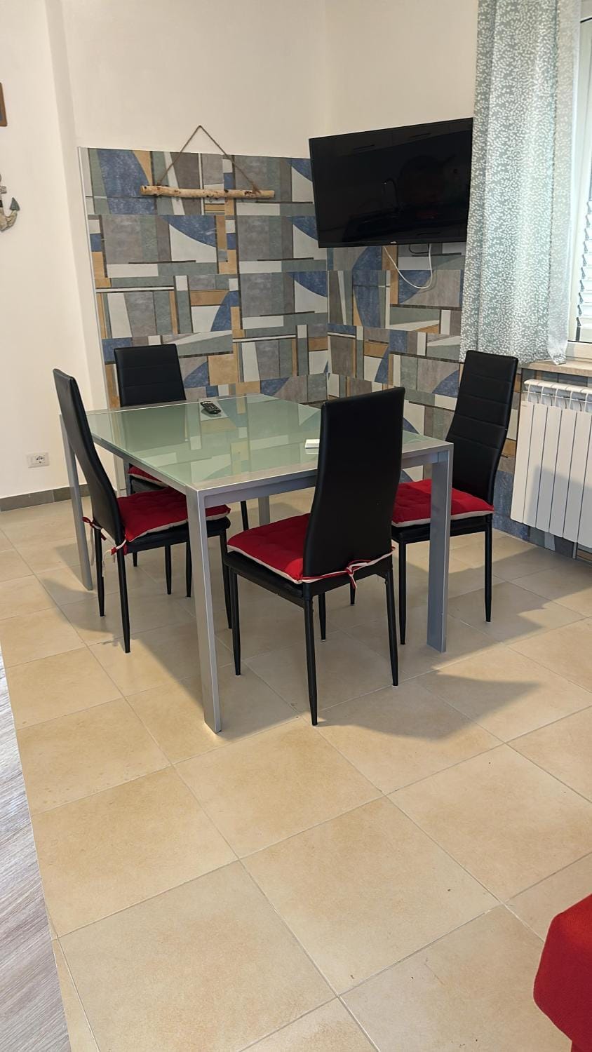 Communal lounge/ TV room, Living room, Seating area, Dining area, Evening entertainment