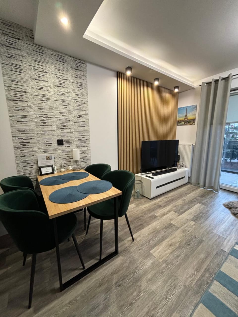 Communal lounge/ TV room
