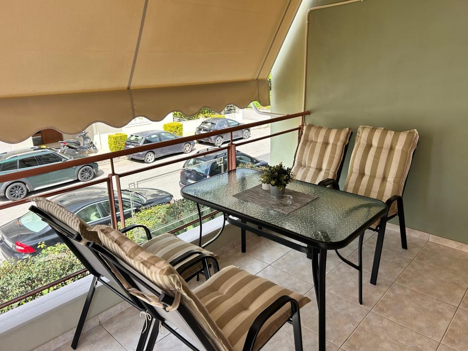 Chris 2 Apartment in Messenia