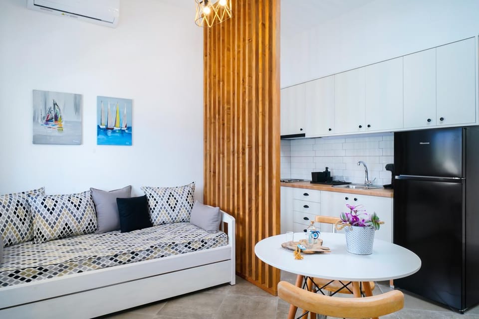 Kitchen or kitchenette, Living room