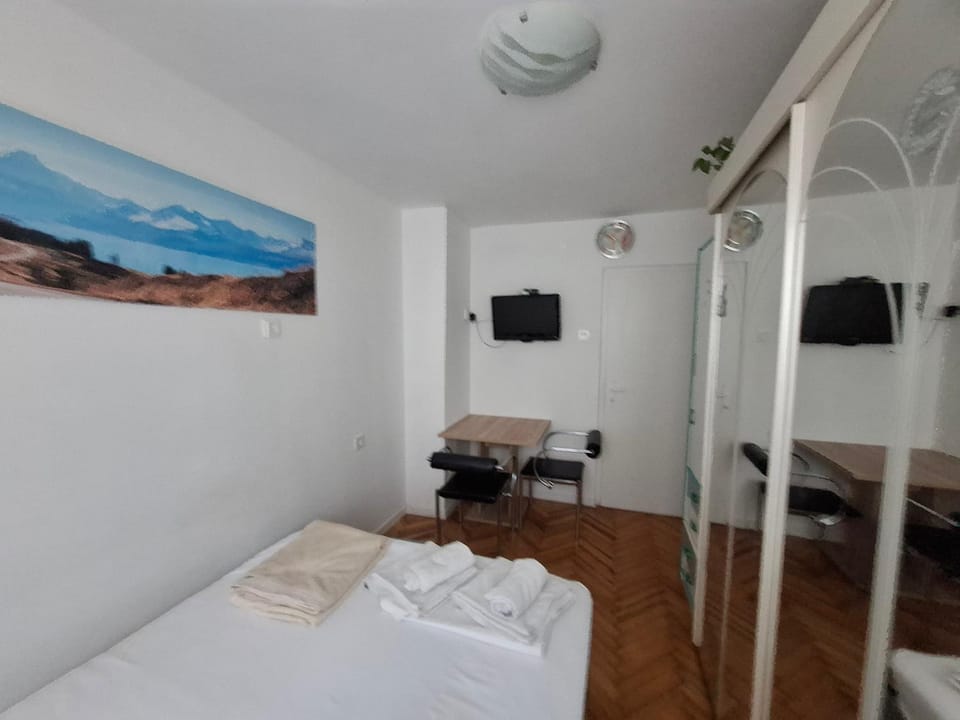 Slatka sobica za dvoje sa upotrebom zajednicke kuhinje i kupaonice Bed and Breakfast in City of Zagreb