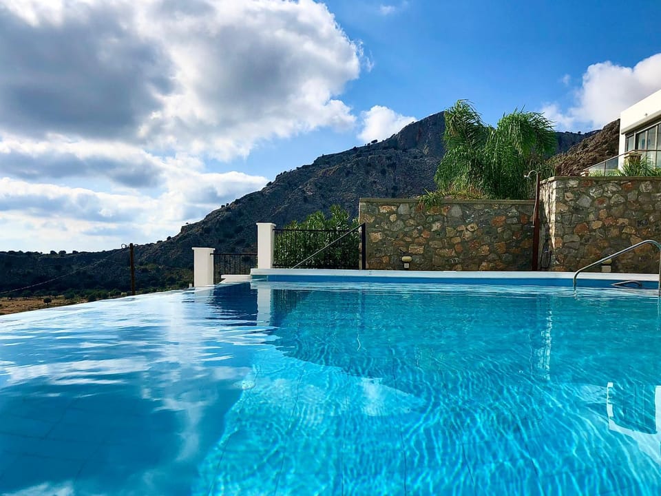 Mountain view, Swimming pool