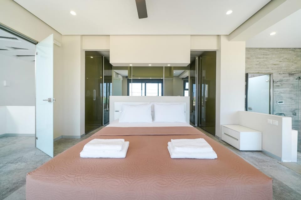 Hollywood Villa Apartment in Thasos