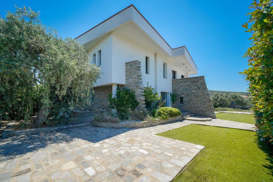 Hollywood Villa Apartment in Thasos