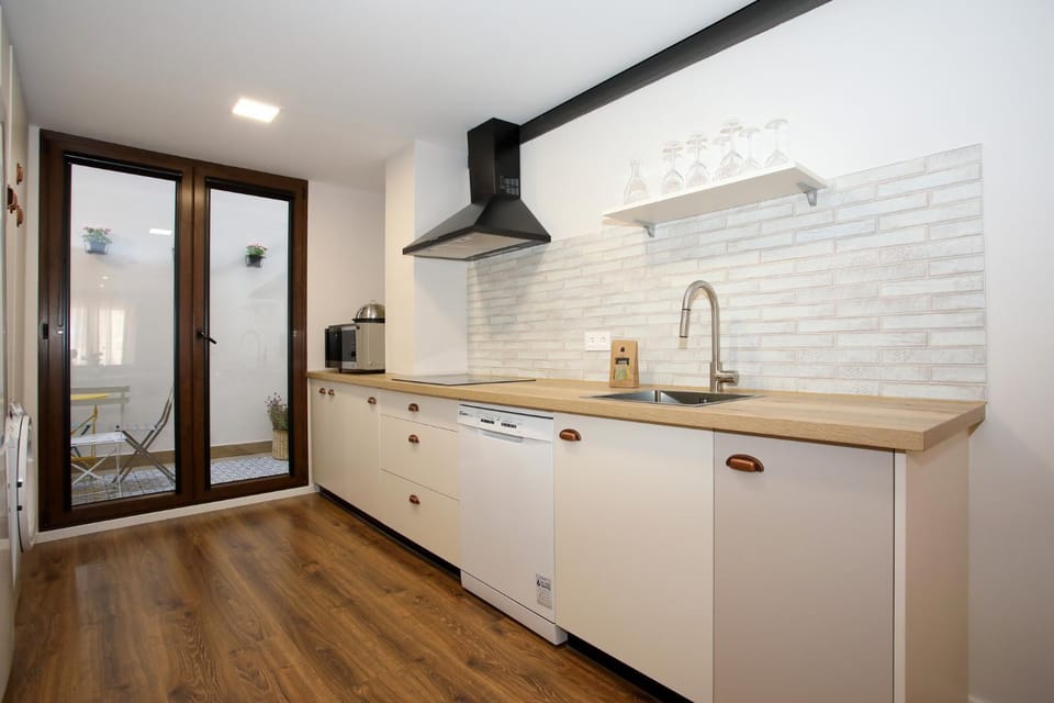 Kitchen or kitchenette