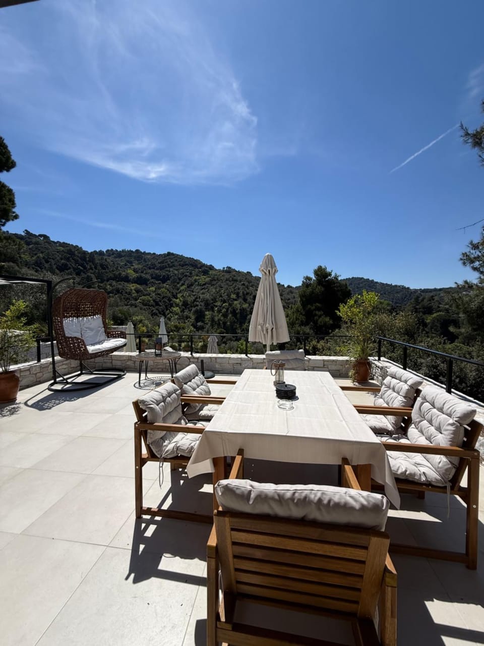 Patio, Natural landscape, Balcony/Terrace, Dining area, Mountain view
