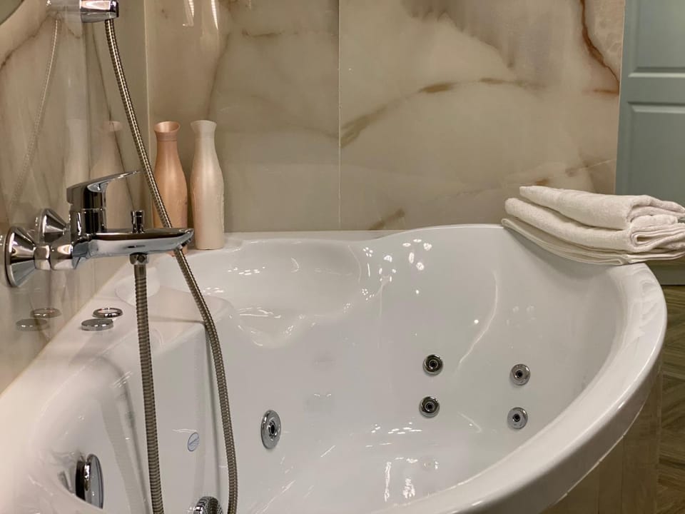 Family & Business Sauna Apartments Sienkiewicza Wesoła No3 - No4 Centrum Downtown - 1-2 Bedroom with Private Sauna, Parking Apartment in Poland