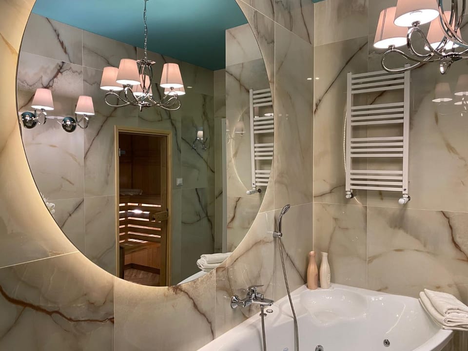 Family & Business Sauna Apartments Sienkiewicza Wesoła No3 - No4 Centrum Downtown - 1-2 Bedroom with Private Sauna, Parking Apartment in Poland