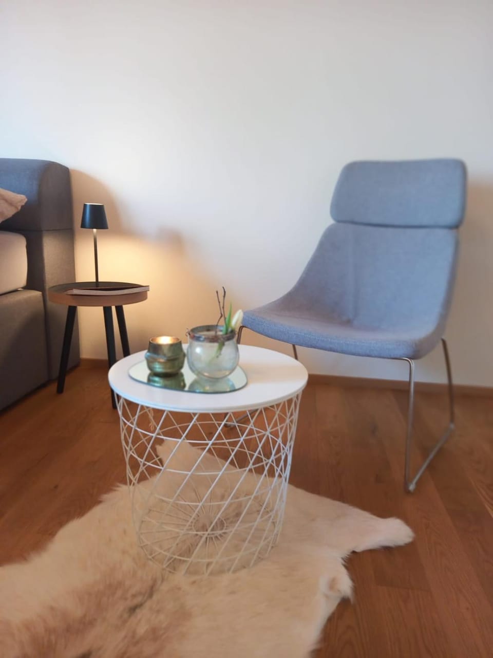 Seating area, Bedroom