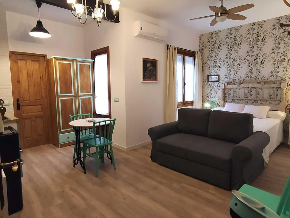 Dining area, Bedroom