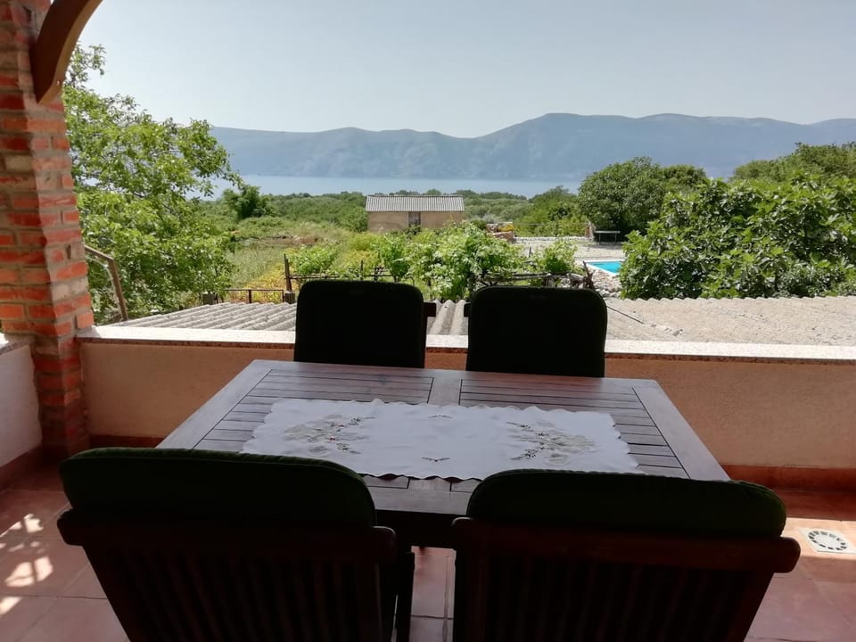 View (from property/room), Balcony/Terrace, Seating area, Mountain view, Sea view