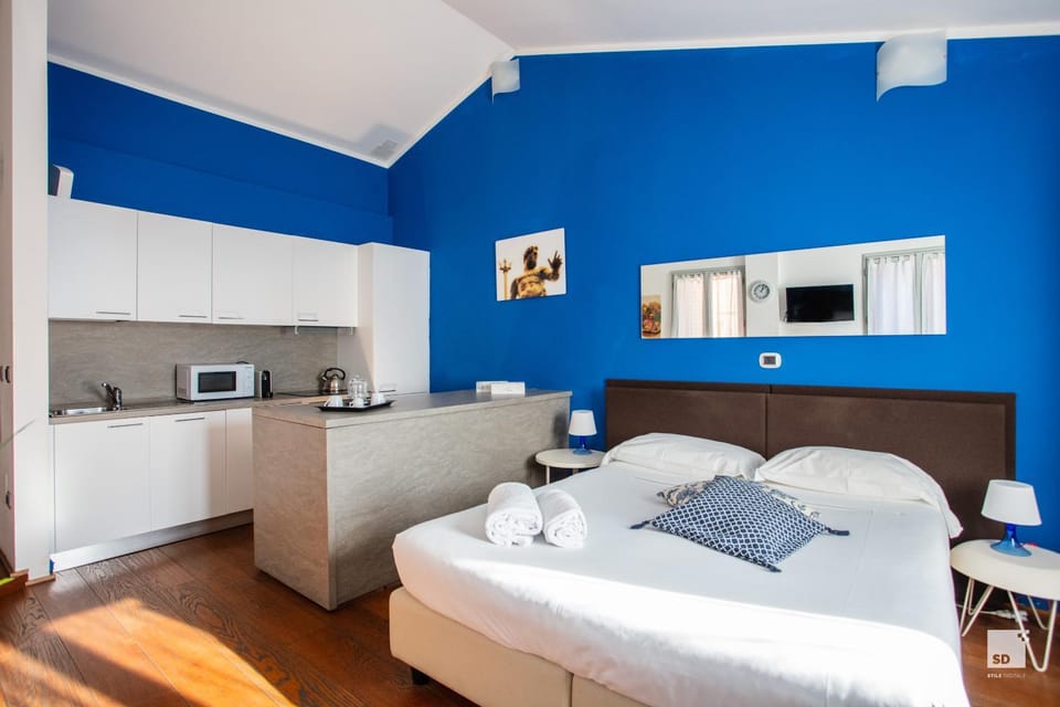 Kitchen or kitchenette, Bedroom