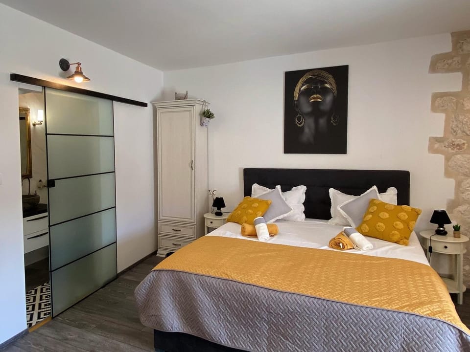 Bed, Bedroom