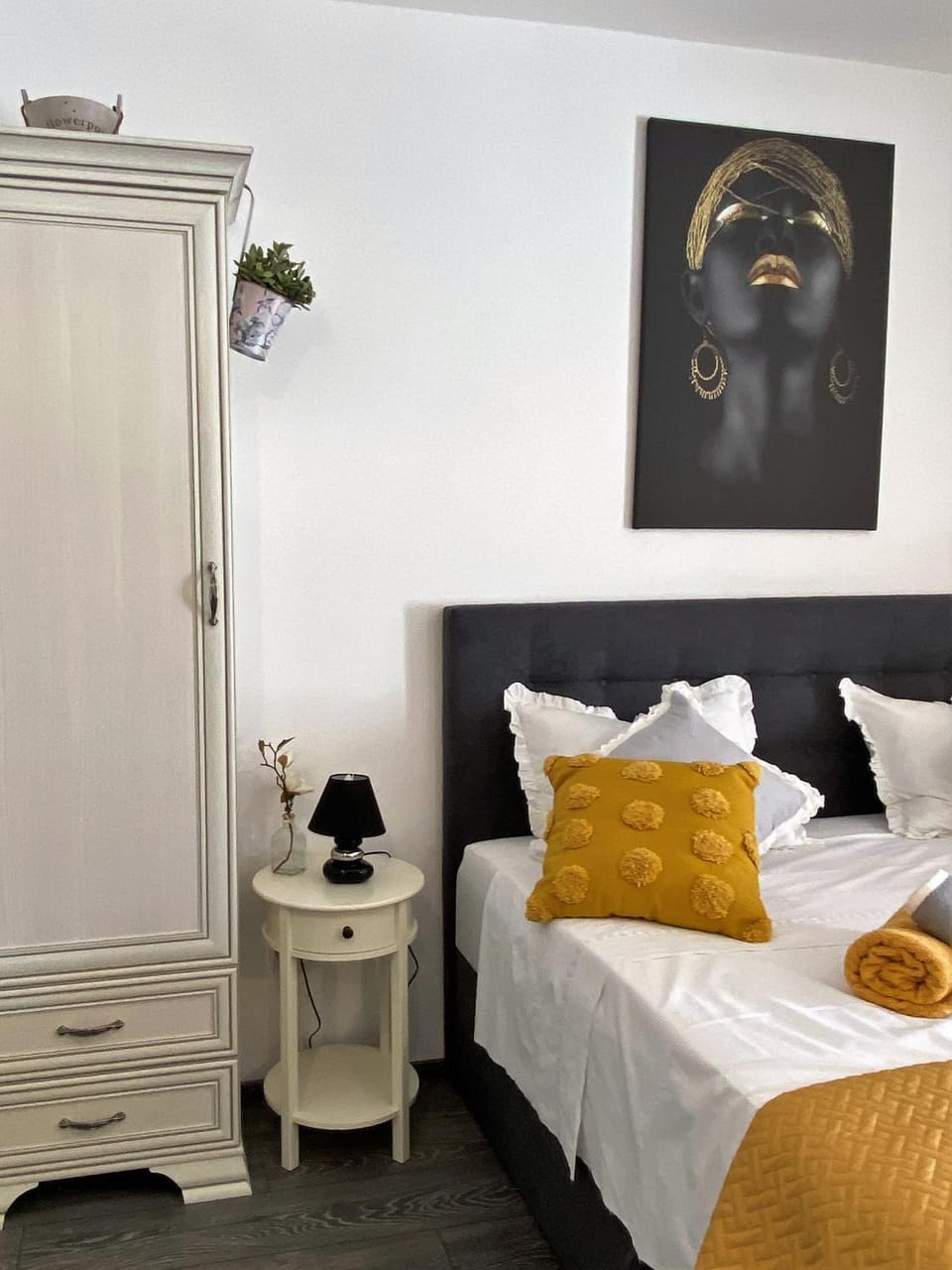 Bed, Bedroom