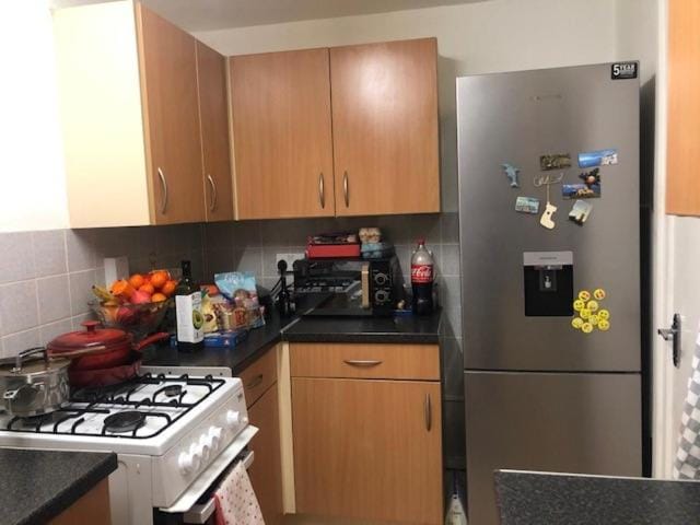 Beautiful Large ROOM in London Flat Apartment in London Borough of Ealing