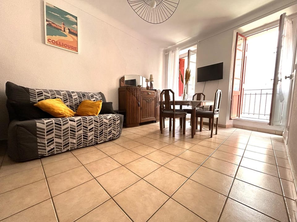 Appartement T2 charme et balcon, centre de Collioure - FR-1-309-285 Apartment in Collioure