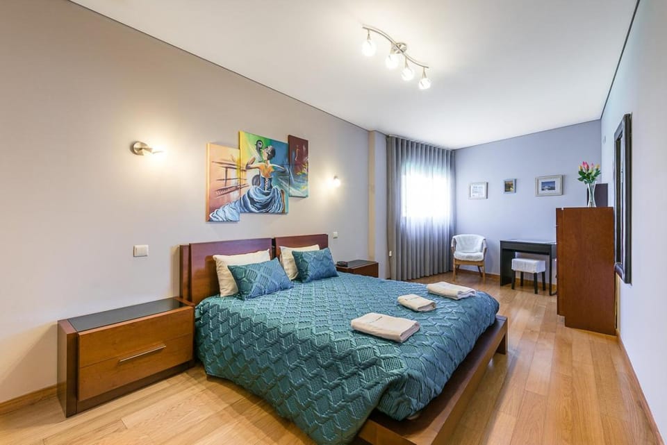 GuestReady - Luxe living by the pool Apartment in Porto District