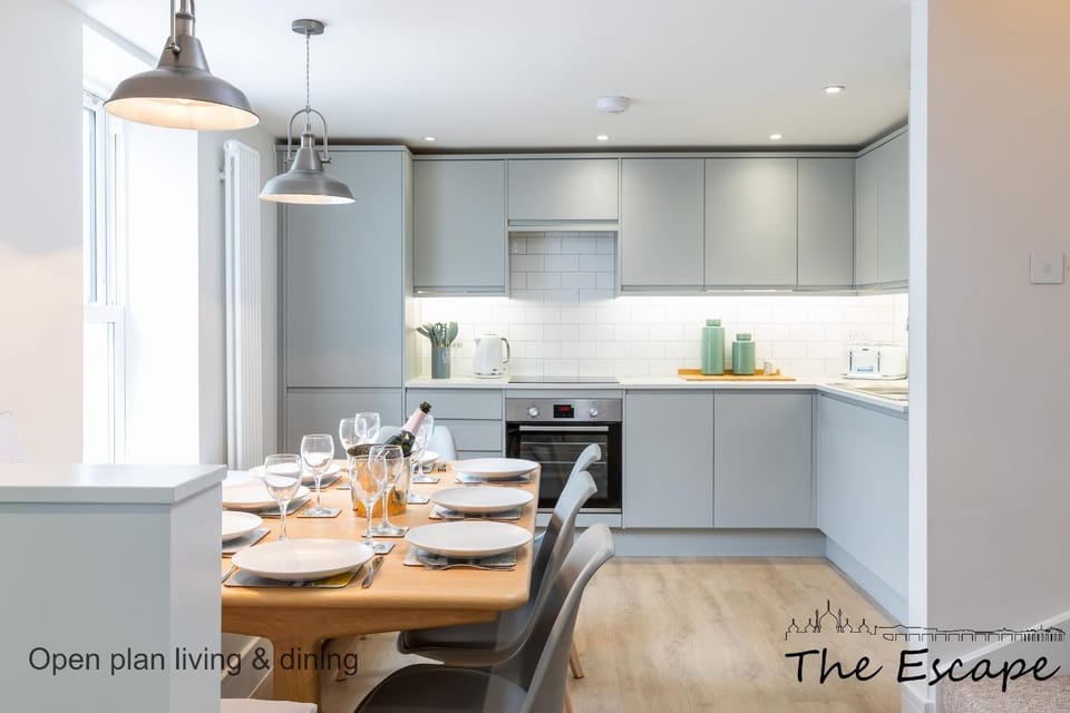 Kitchen or kitchenette, Dining area, Communal kitchen