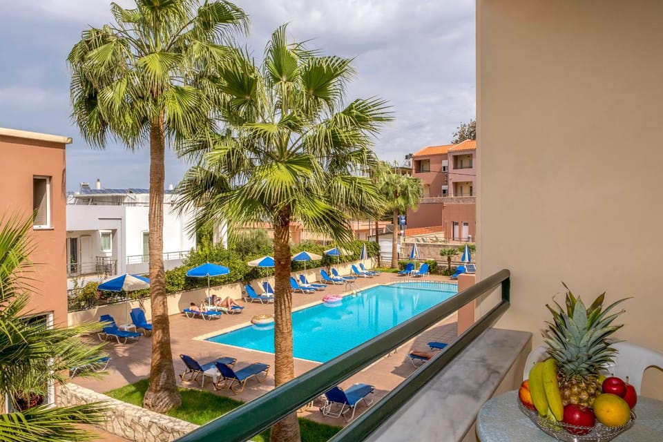 Pool view, Swimming pool