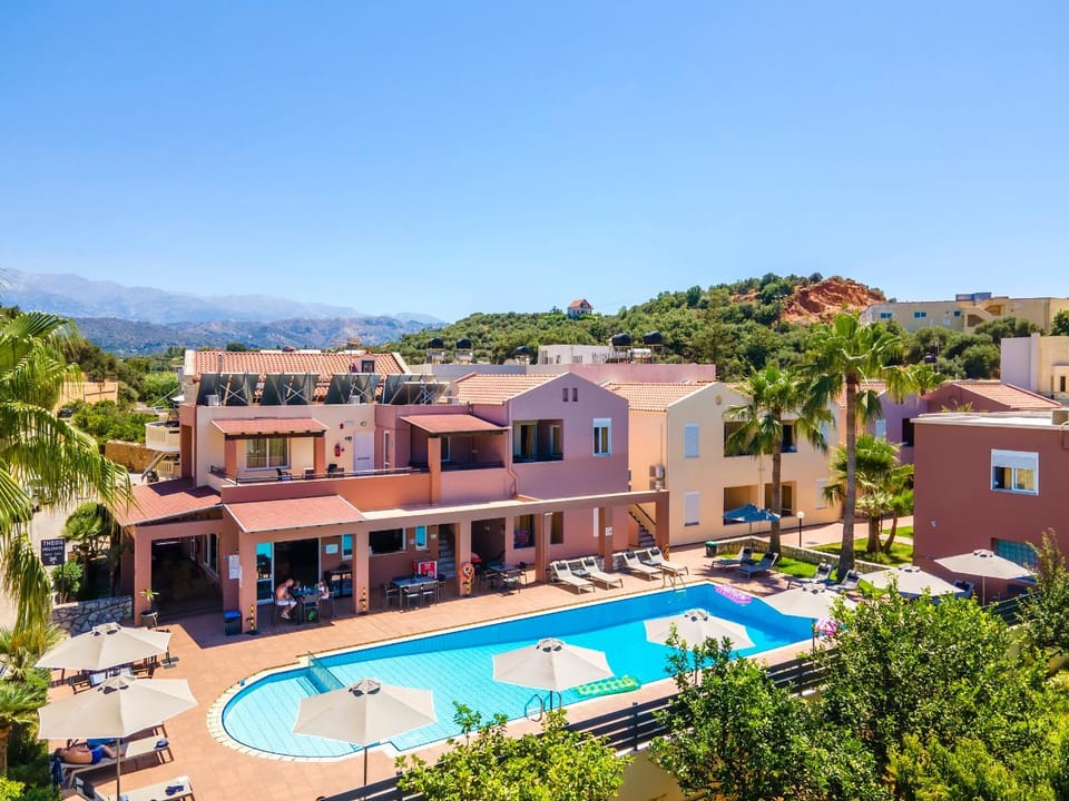 Property building, Bird's eye view, Swimming pool, sunbed