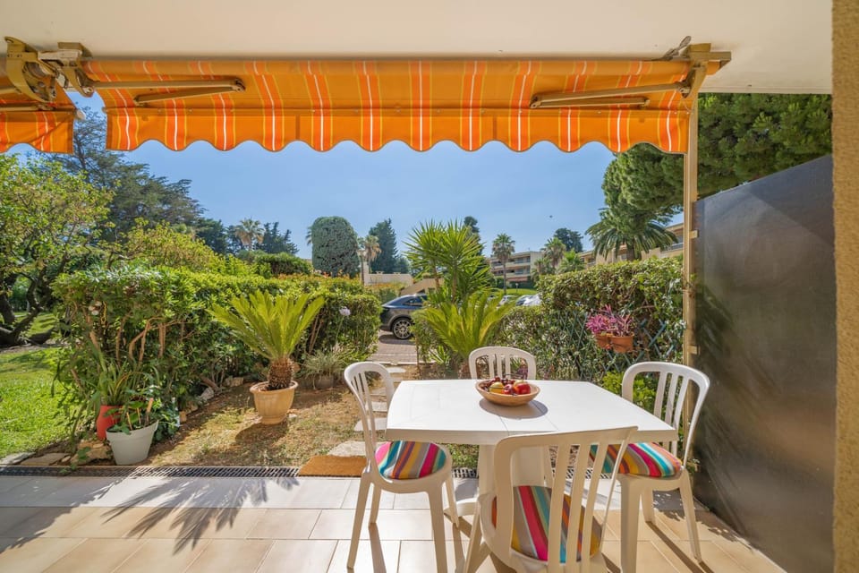 Hello Côte d'Azur - Spacieux 2 pièces au calme à 5 min des plages Apartment in Antibes