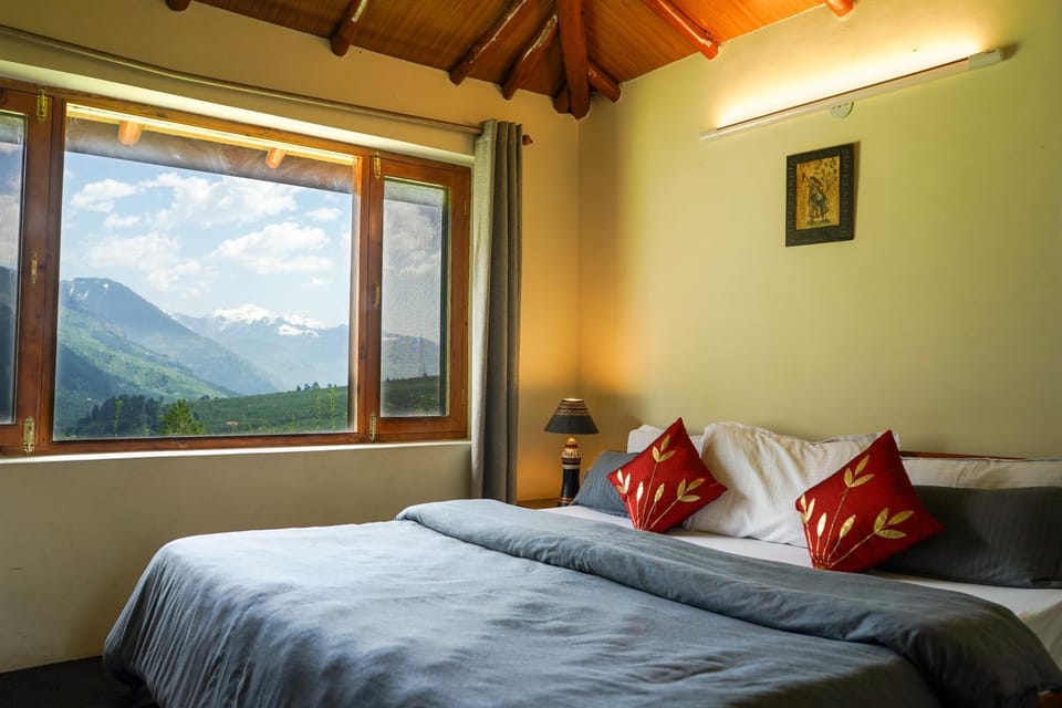 Bedroom, Mountain view