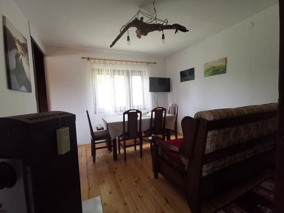Uvac Griffon House in Zlatibor District, Serbia