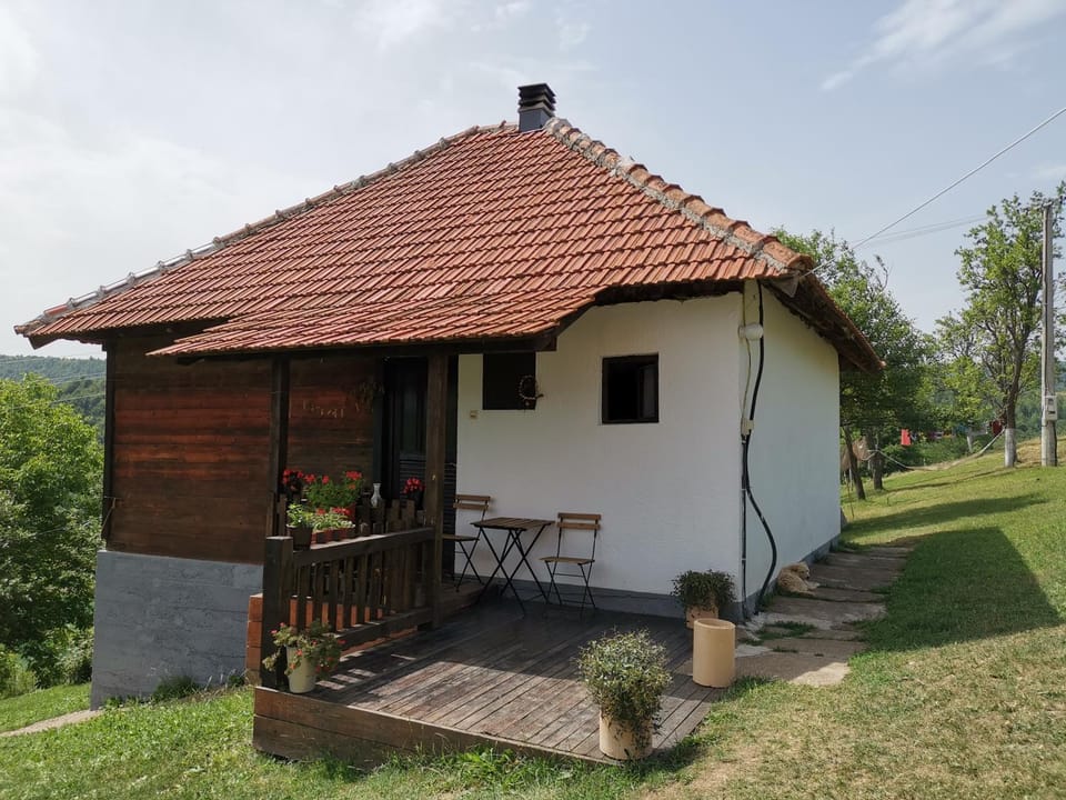 Uvac Griffon House in Zlatibor District, Serbia