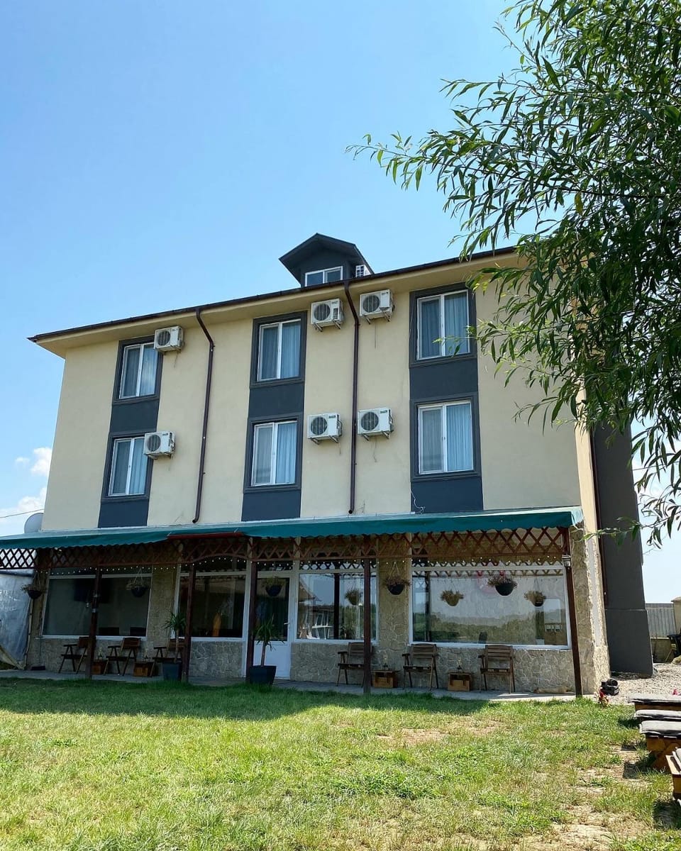 Pensiunea Laguna Balteni Bed and Breakfast in Romania