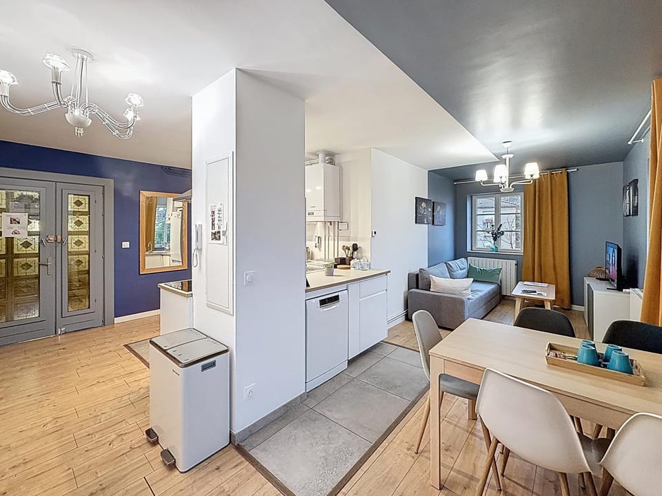 Dining area, washing machine