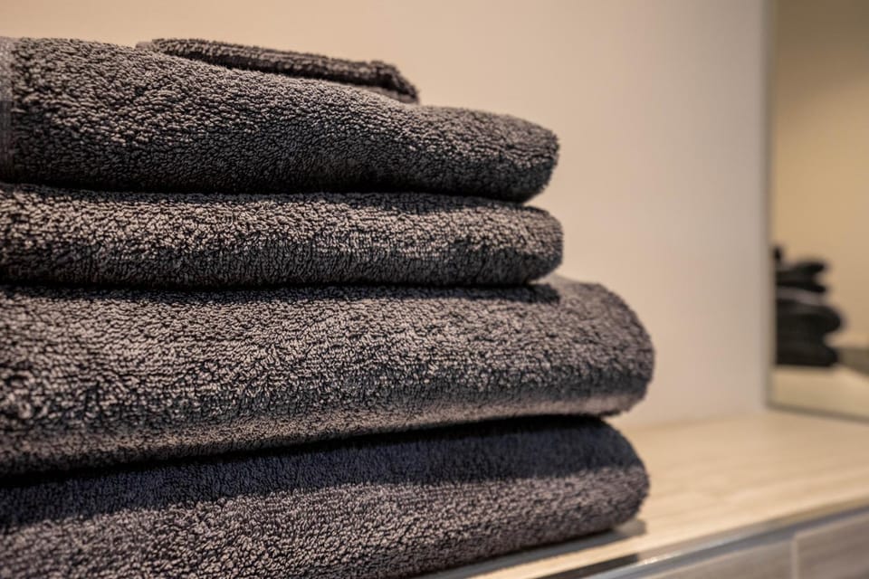 Bathroom, Decorative detail, towels