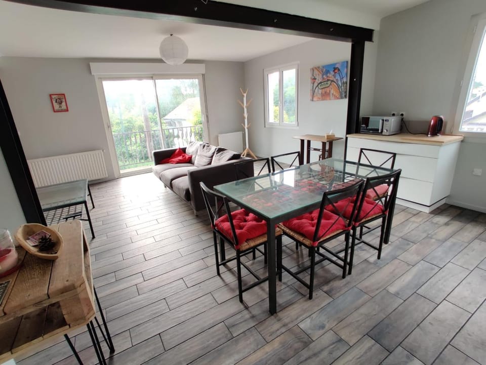 Living room, Dining area