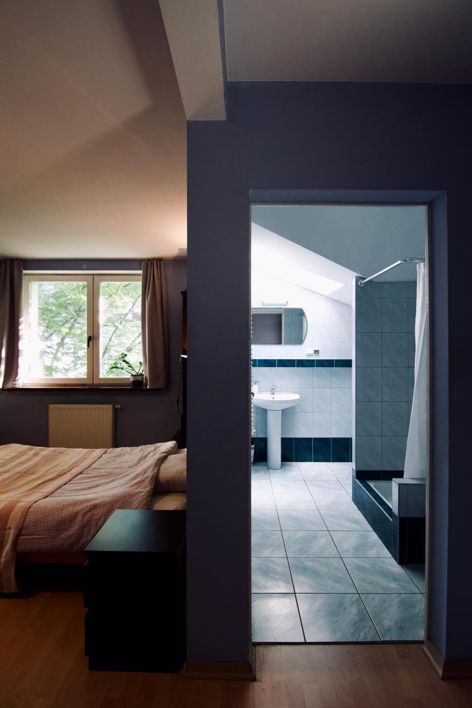 Toilet, Bed, Bathroom, Bedroom