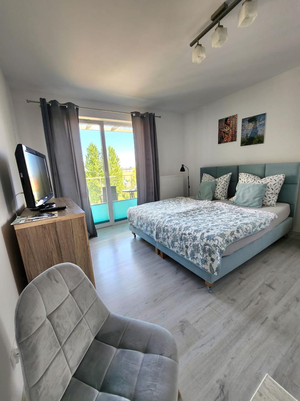 Bed, Bedroom