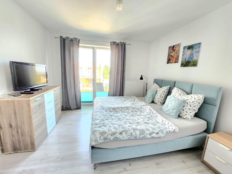 Bed, Living room, Seating area, Bedroom