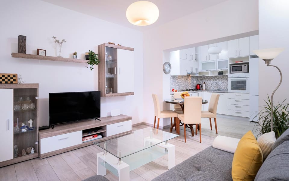 TV and multimedia, Living room, Photo of the whole room, Seating area