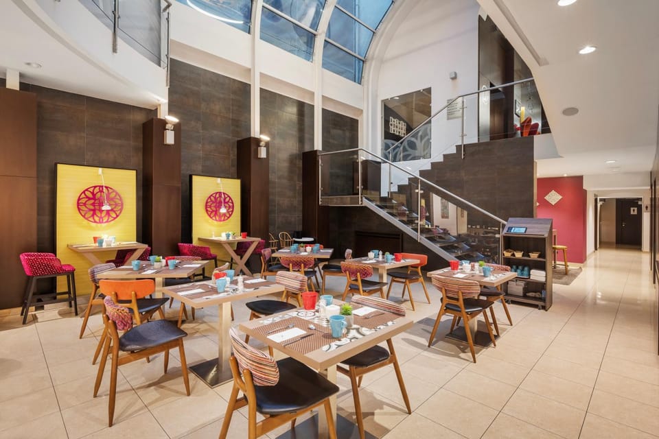 Restaurant/places to eat, Breakfast, Buffet breakfast