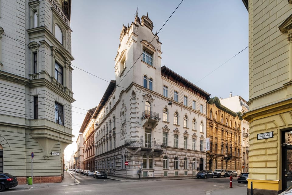Property building, Day, Neighbourhood, City view, Street view, Location, Quiet street view
