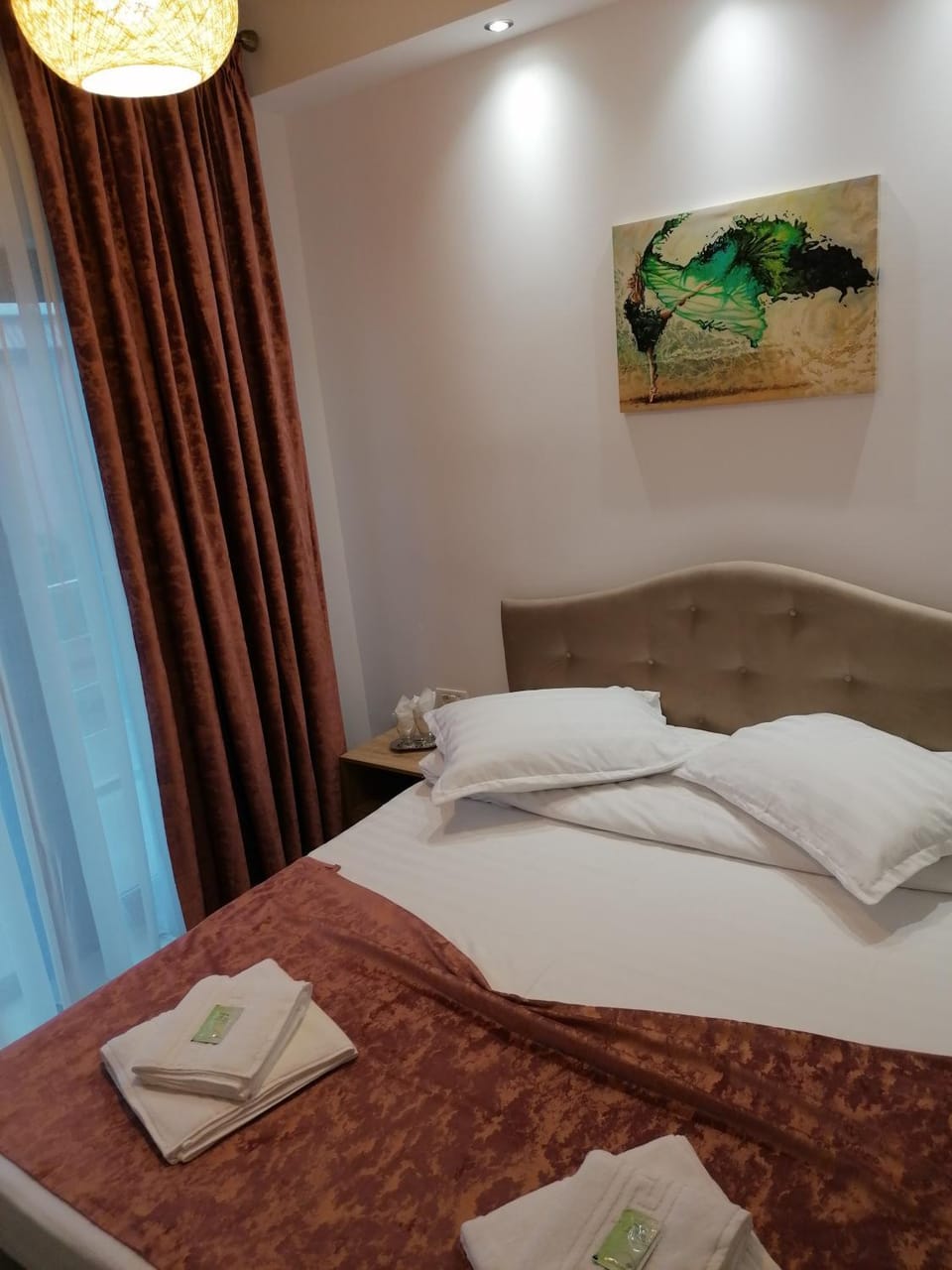 Bed, Photo of the whole room, towels