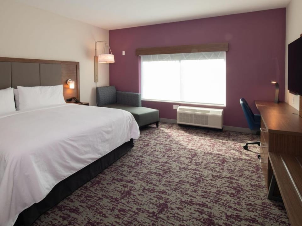TV and multimedia, Photo of the whole room, Seating area, Bedroom, hair dresser