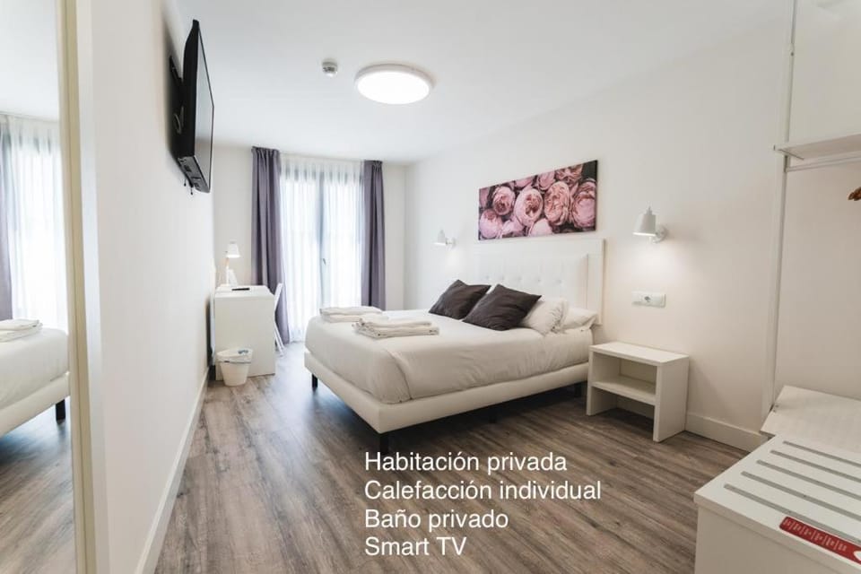 Hostal Comfort Suites Bed and Breakfast in Castile and León