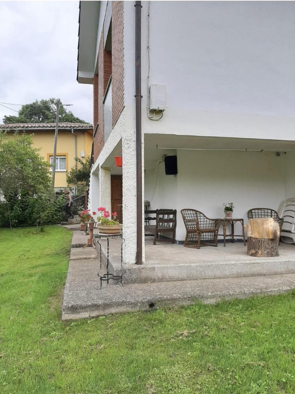 Property building, Patio, Garden