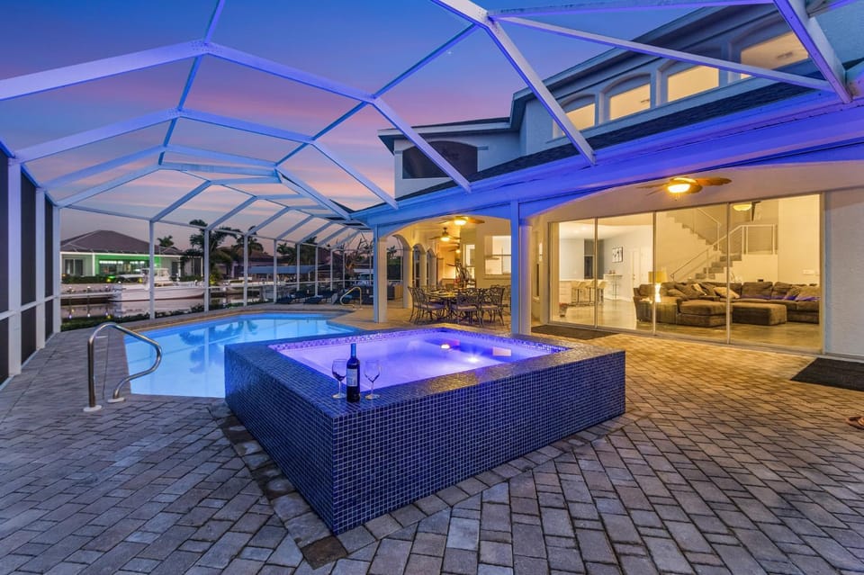 Villa Whispering Palms - Cape Coral - Roelens Vacations House in Cape Coral