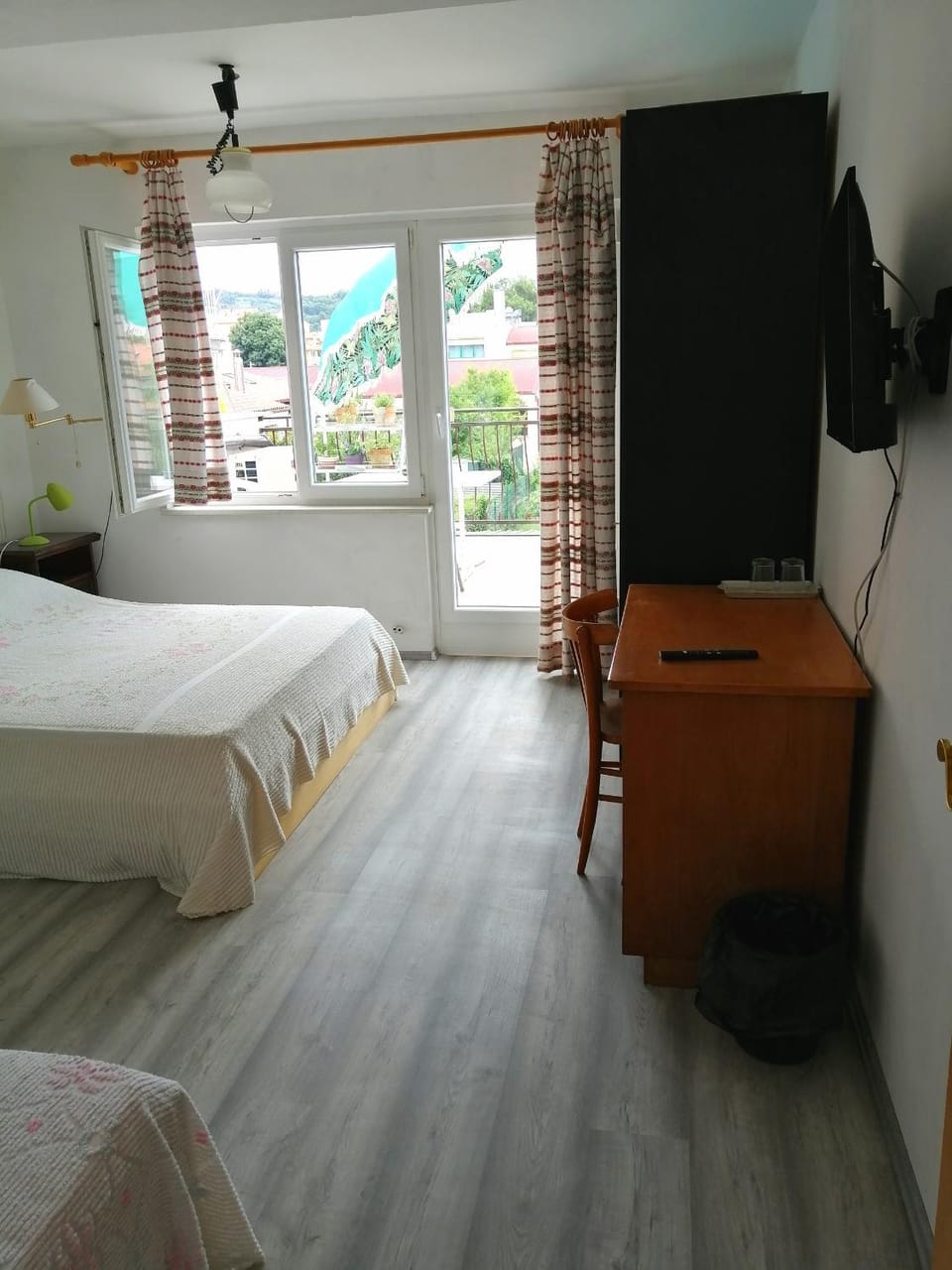 TV and multimedia, Photo of the whole room
