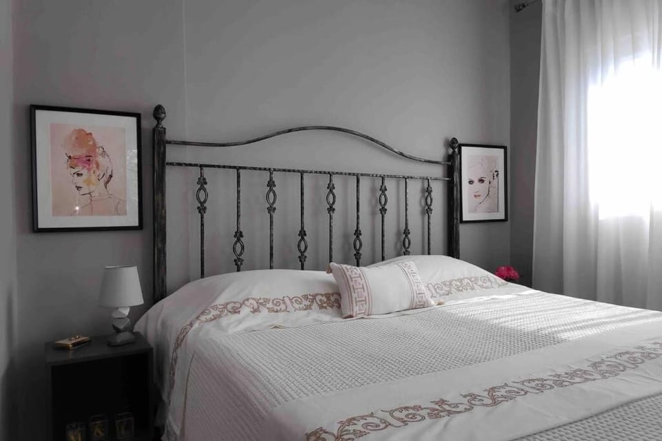 Bed, Decorative detail, Bedroom