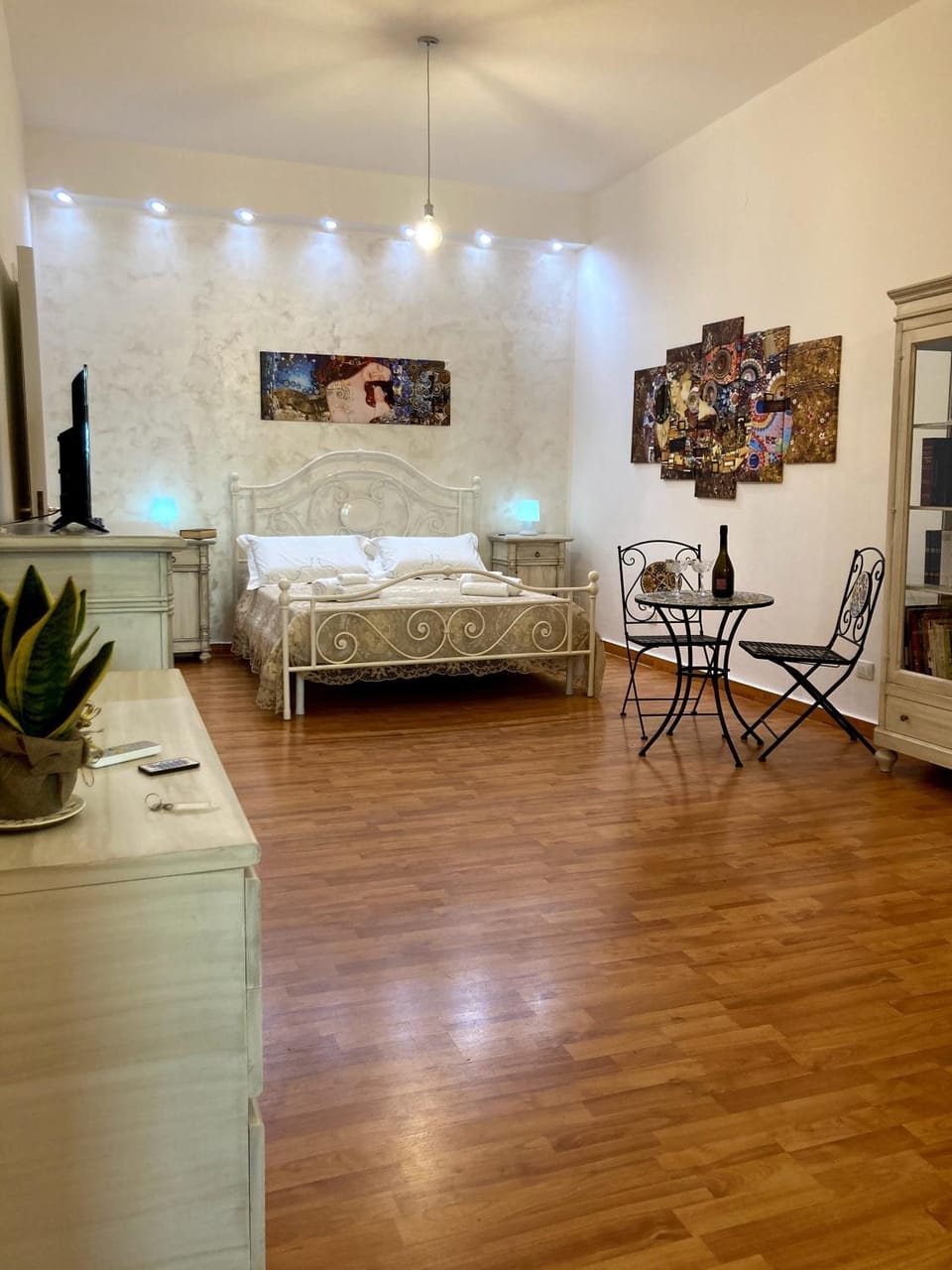 Photo of the whole room