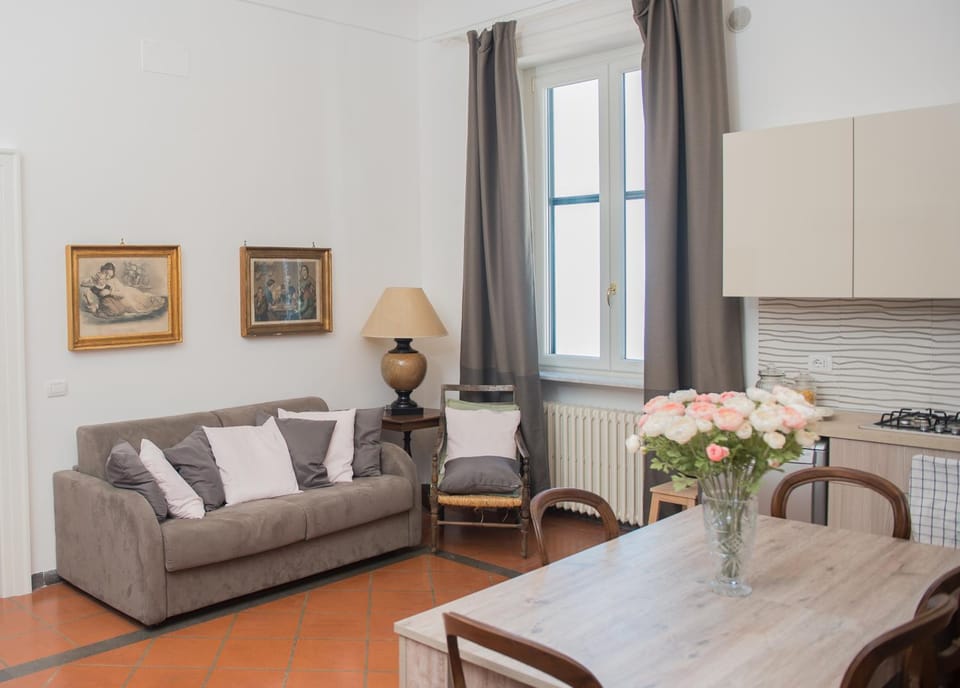 Kitchen or kitchenette, Living room, Dining area