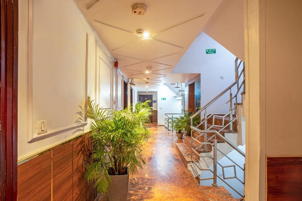 Hotel De Cruise - New Delhi Railway Station Hotel in New Delhi