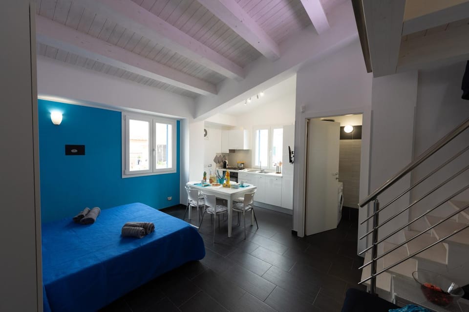 Bed, Kitchen or kitchenette, Living room, Photo of the whole room, Dining area, Bedroom, bunk bed, kitchen