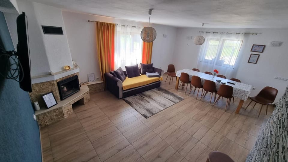 Casa Loredana House in Romania